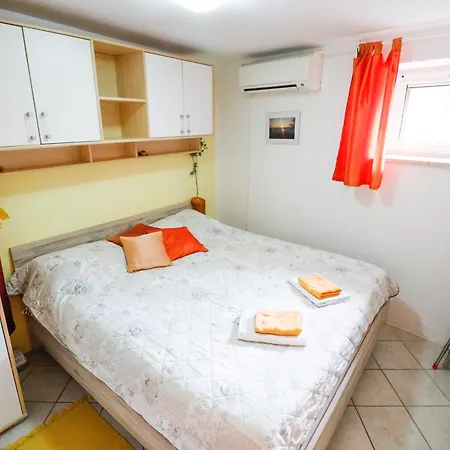 North To South Apartma *